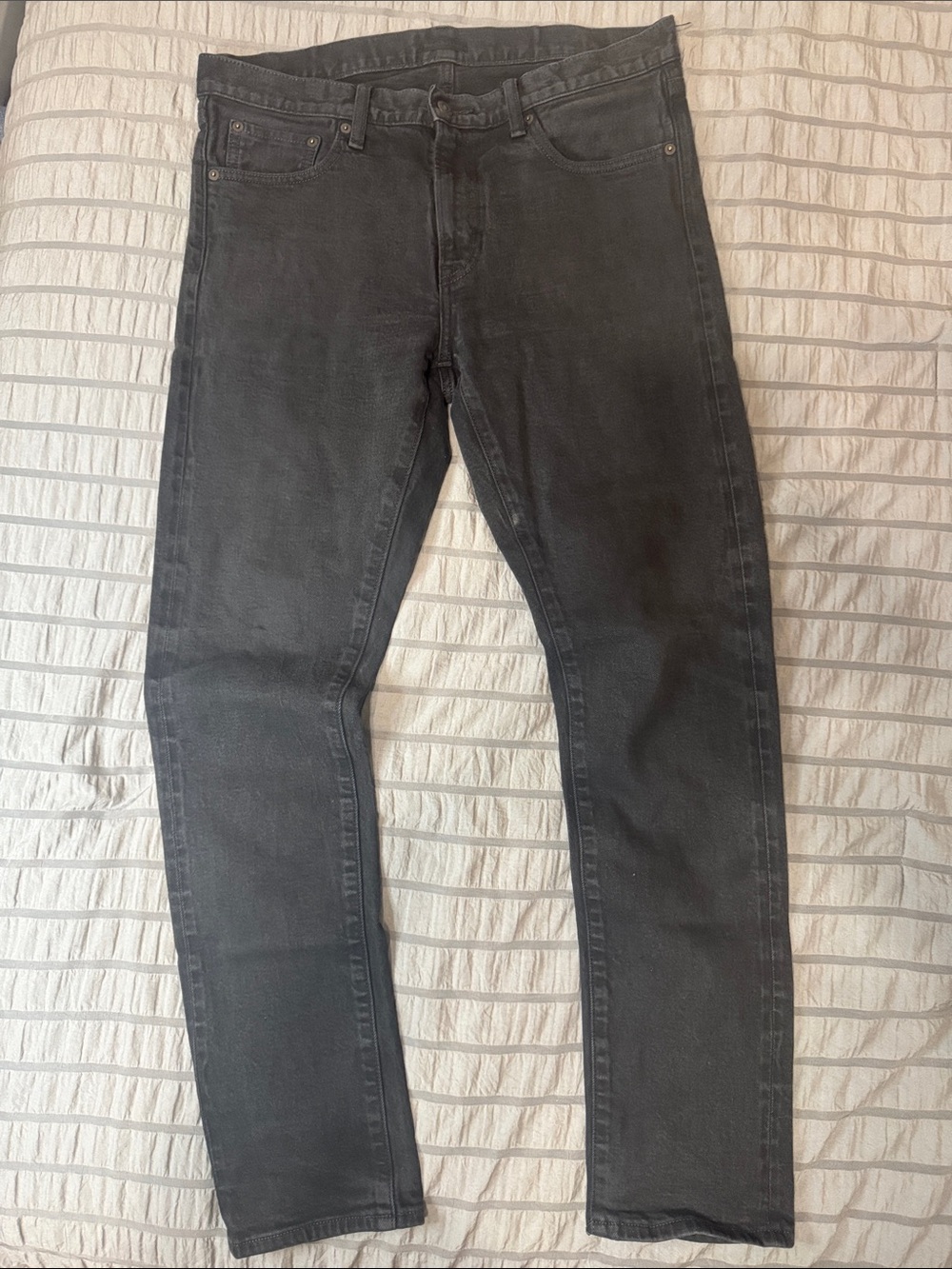 Uniqlo Men's Slim Straight Jeans in Faded Black